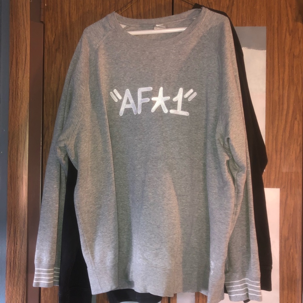 Nike sweatshirt